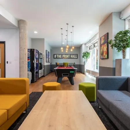 Relaxing Student-only At Print Hall In *