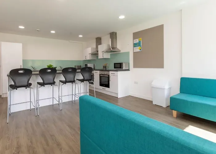 Relaxing Student-only At Print Hall In * 布里斯托