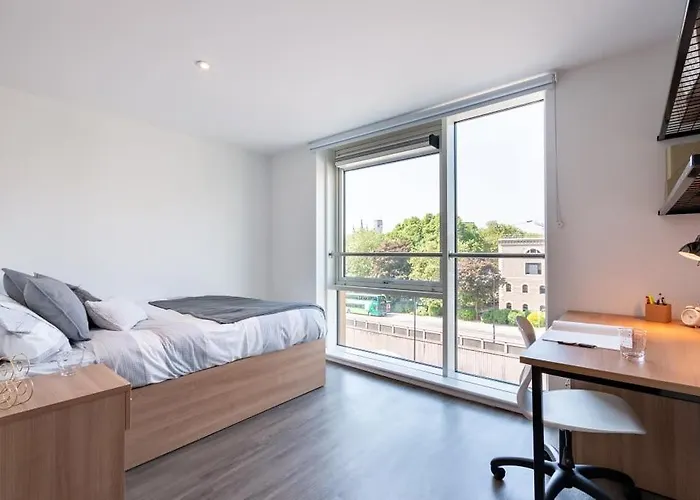 Relaxing Student-only At Print Hall In 布里斯托