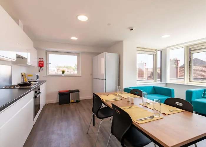 Relaxing Student-only At Print Hall In * 布里斯托