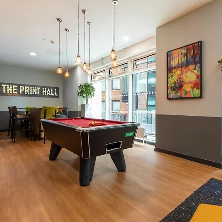 Relaxing Student-only At Print Hall In Apartament