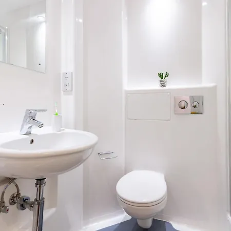 Relaxing Student-only At Print Hall In Apartament